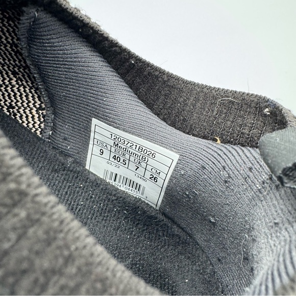 Brooks Black and Pink Athletic Shoes with Breathable Mesh - Picture 6 of 6